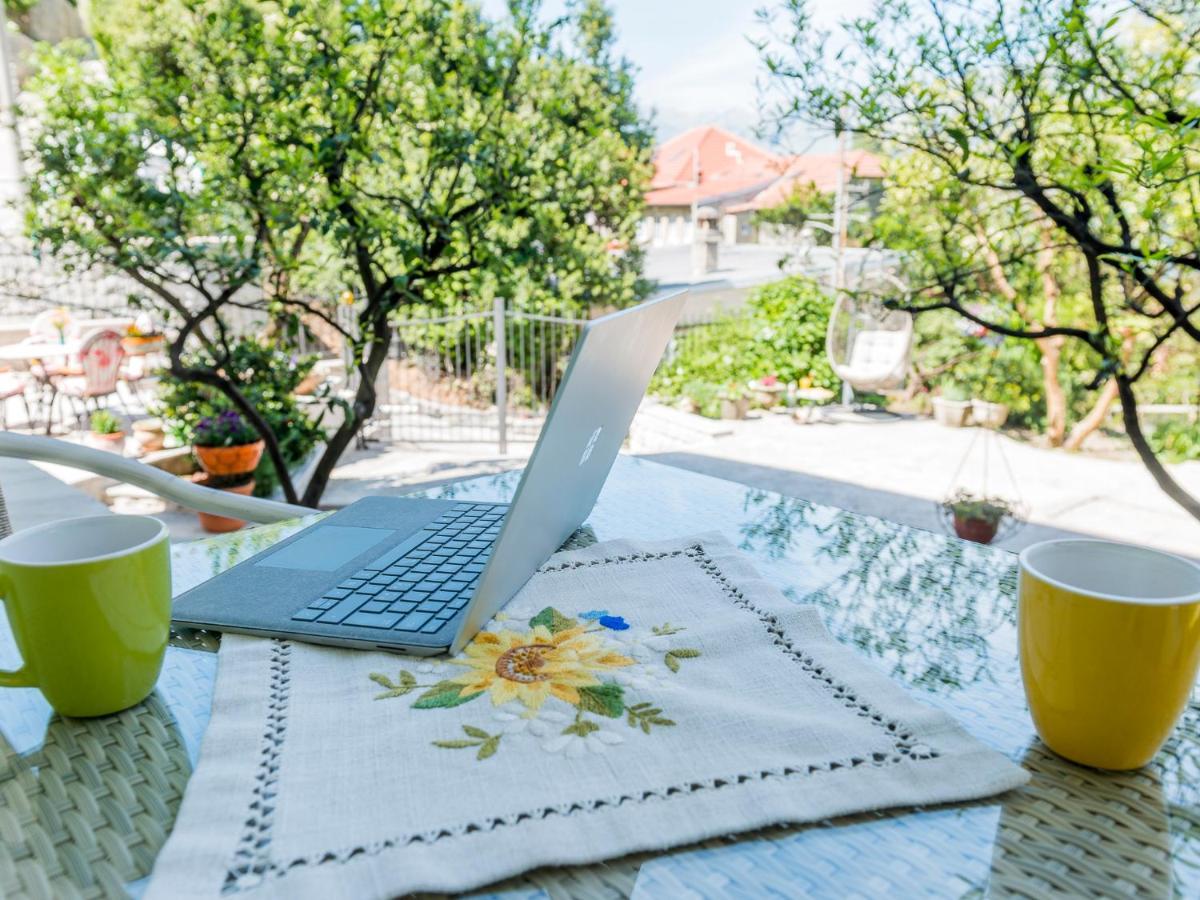 Green Home Apartments Kotor Bagian luar foto