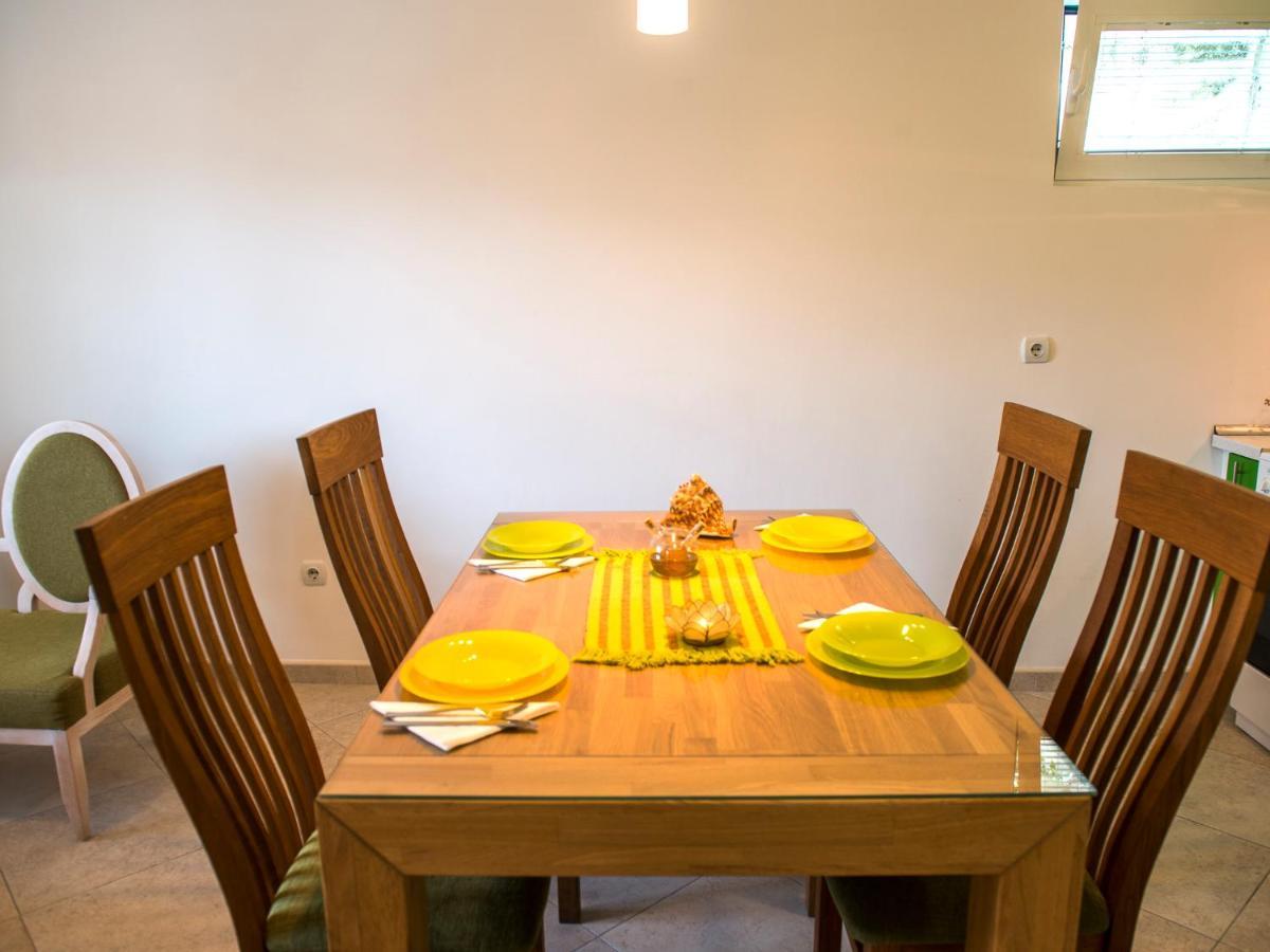 Green Home Apartments Kotor Bagian luar foto