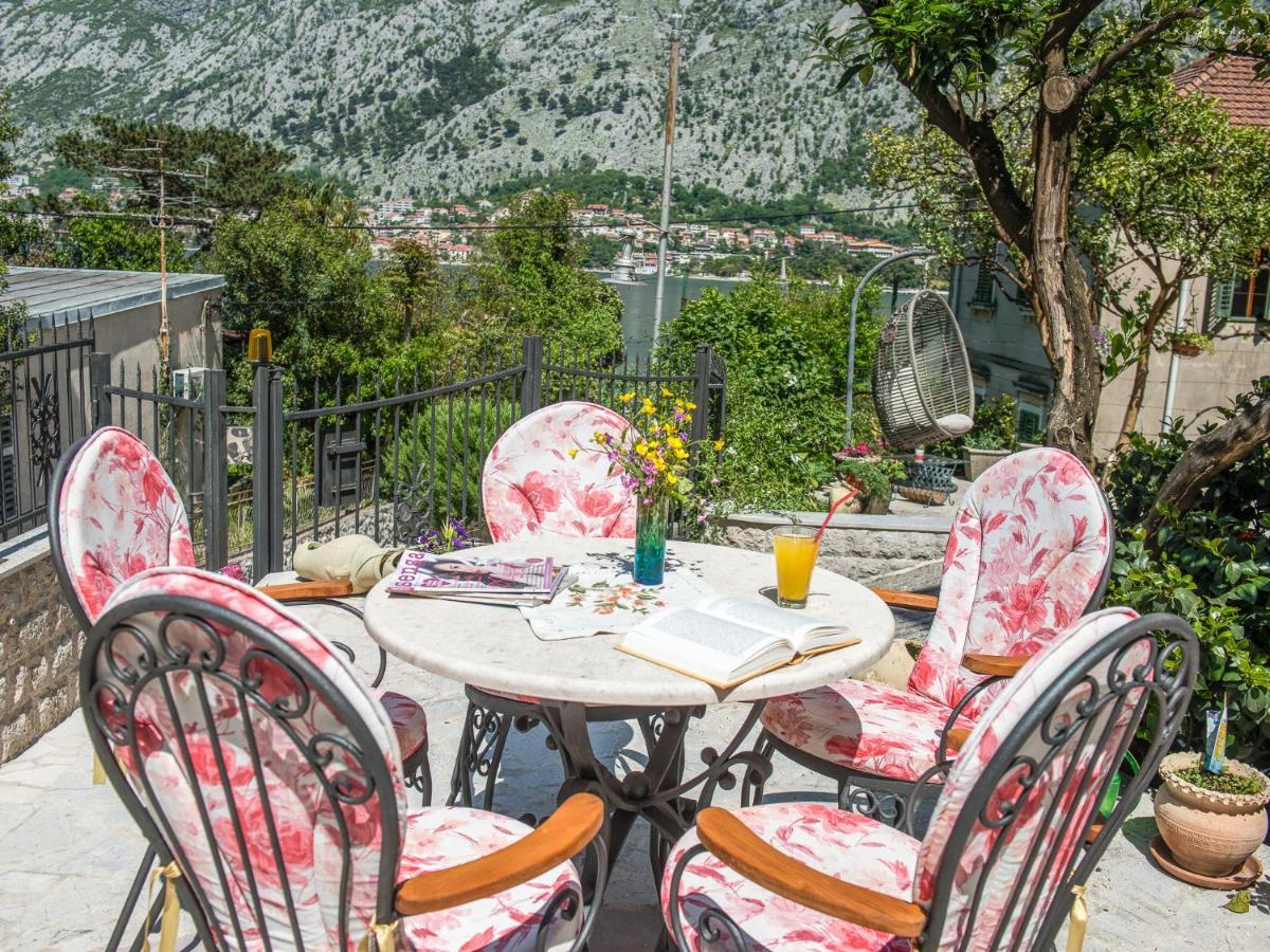 Green Home Apartments Kotor Bagian luar foto