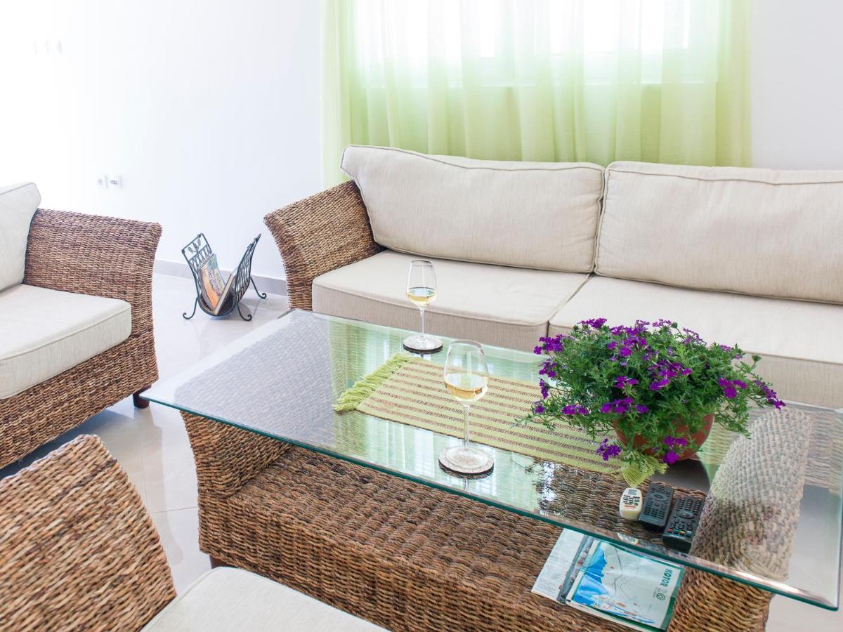 Green Home Apartments Kotor Bagian luar foto