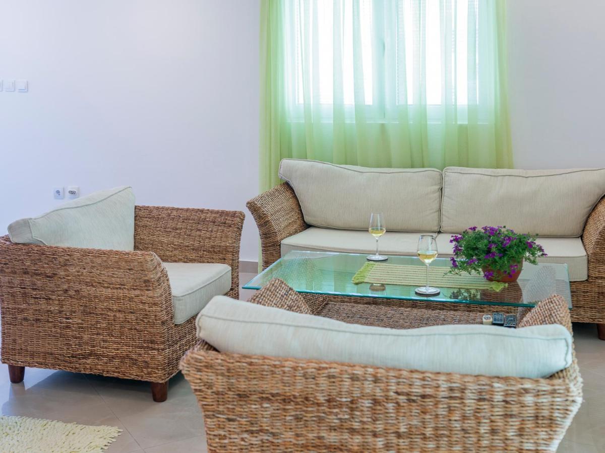 Green Home Apartments Kotor Bagian luar foto