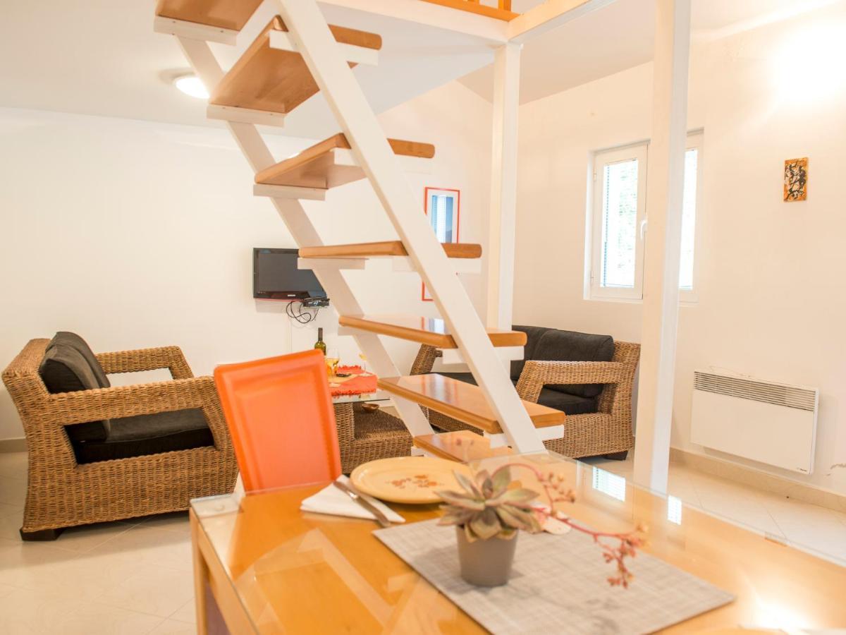 Green Home Apartments Kotor Bagian luar foto