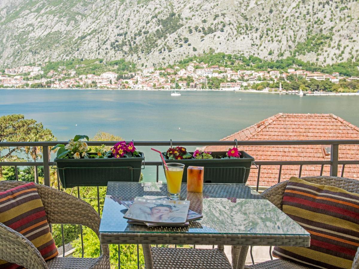Green Home Apartments Kotor Bagian luar foto
