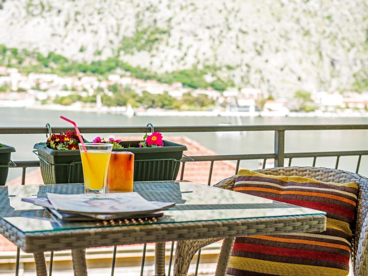 Green Home Apartments Kotor Bagian luar foto